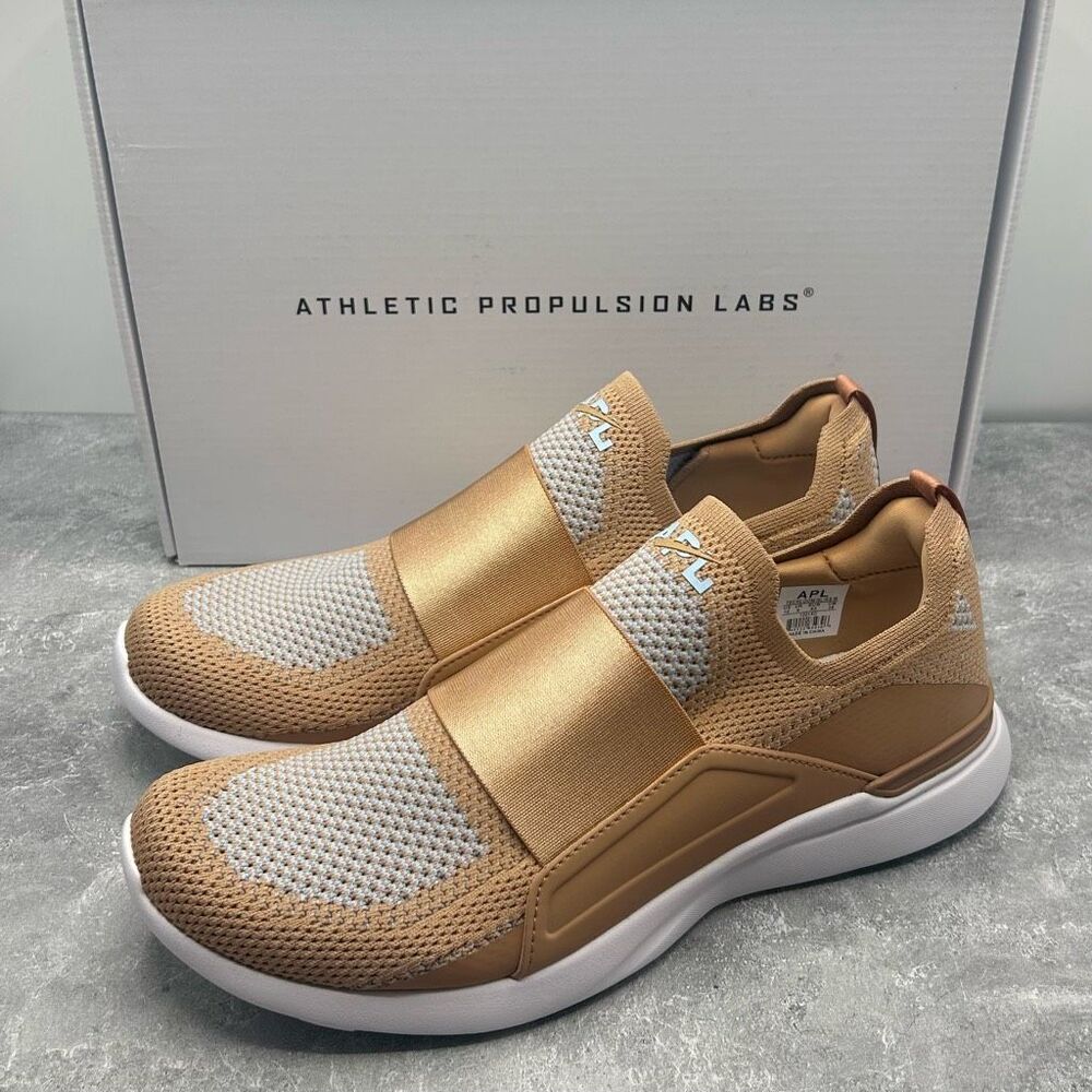 New in box APL Men's TechLoom Bliss Sandstone Size 10